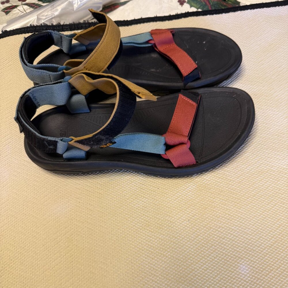 Teva Men's sandles size 11